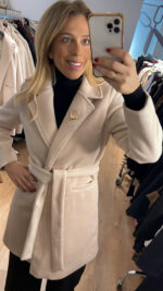 ΠΑΛΤΟ ORNELLA ΚΟΝΤΟ ΜΕ ΖΩΝΗ ΚΑΙ ΤΣΕΠΕΣ ΣΕ ΜΠΕΖ - Image 4